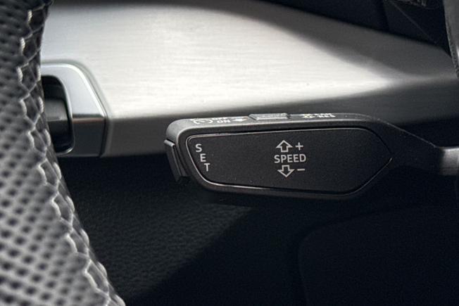 AUDI Q2 Photo 32