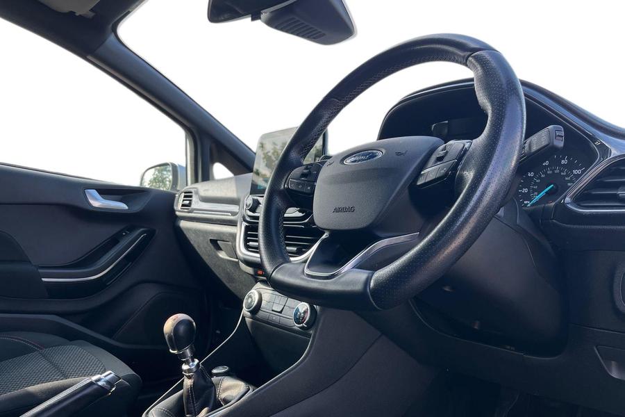 Ford FIESTA Photo autoimg-9aafe708f30c9204ba236b8833699072d300761c.jpg