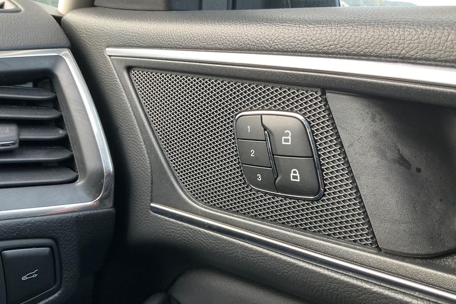 Ford S-MAX Photo autoimg-9ab4bbb4708aebe171899f869be7e68e7dc9245e.jpg