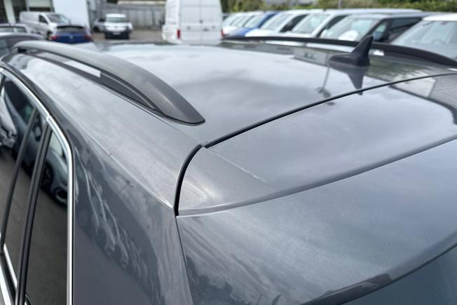 VOLKSWAGEN Tiguan Photo 21