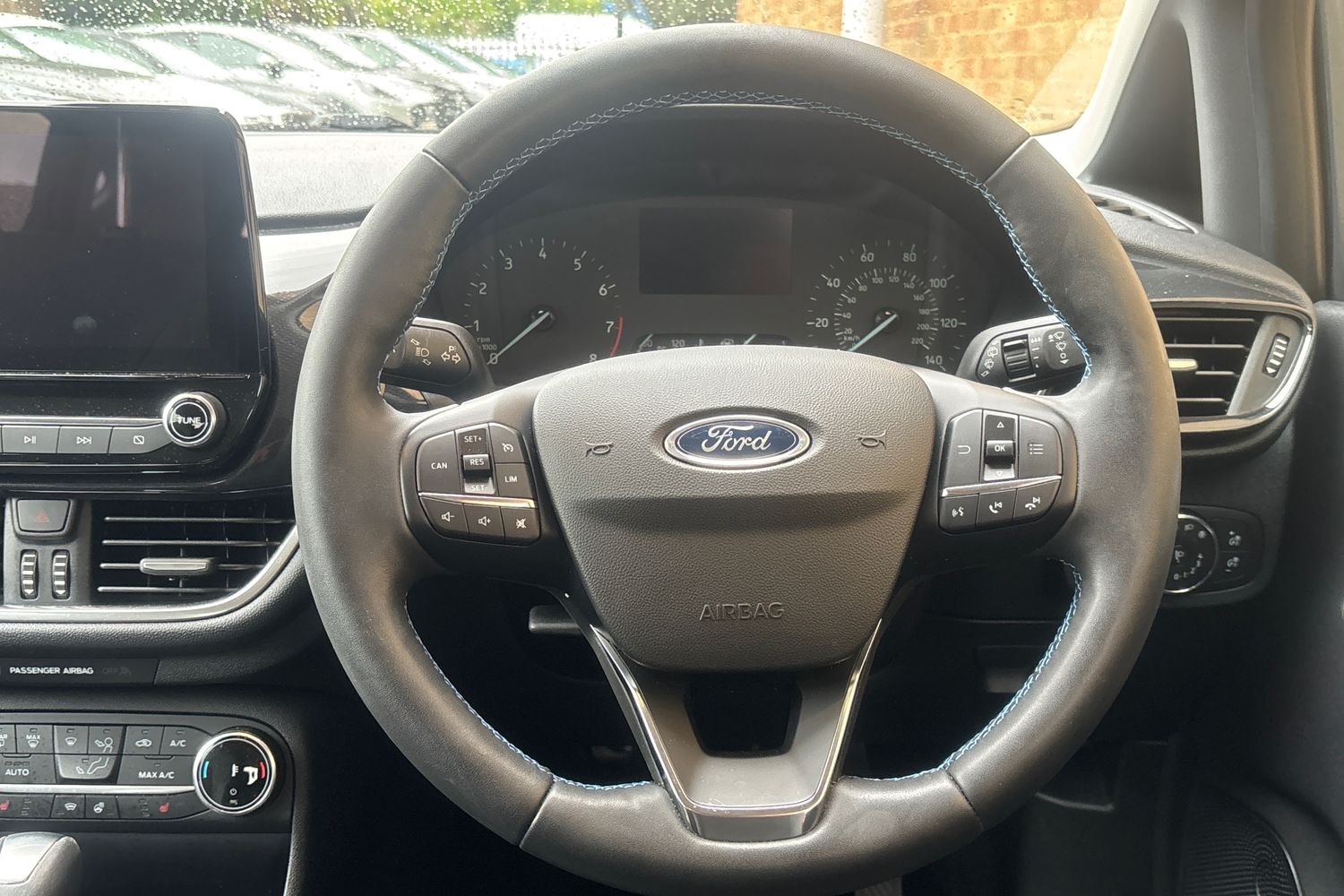 Ford Fiesta Photo 11