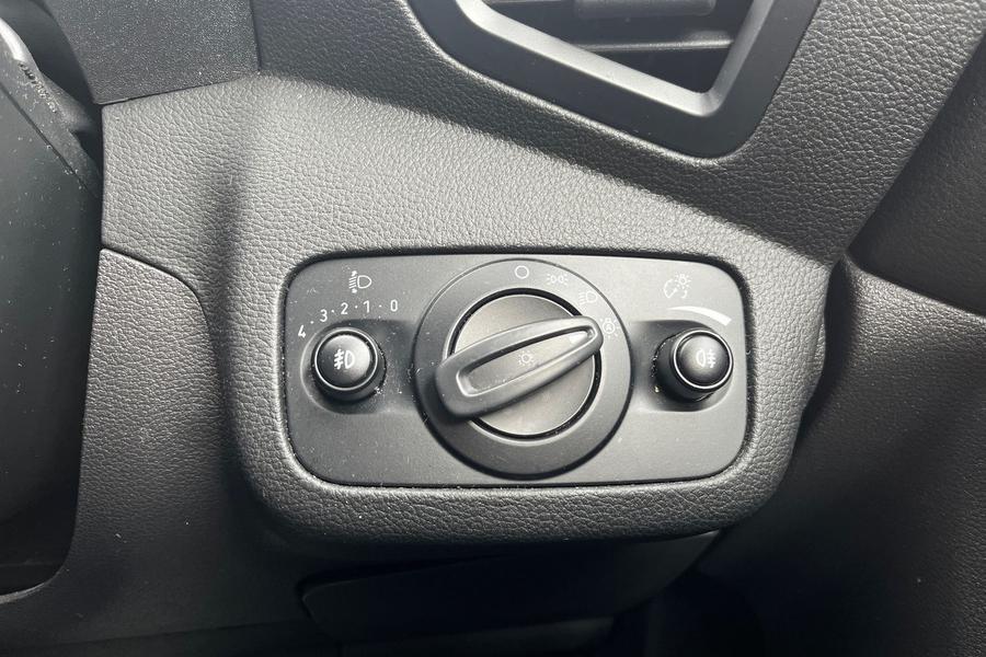 FORD KUGA Photo autoimg-9ac30135492c63eb0e824fc9c77441eeb4b9cde3.jpg