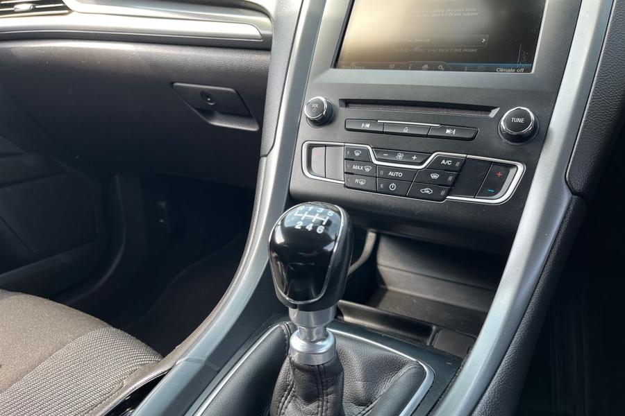 Ford MONDEO Photo autoimg-9ac4cd076ed0070bb6784bf03c13572e730a029e.jpg