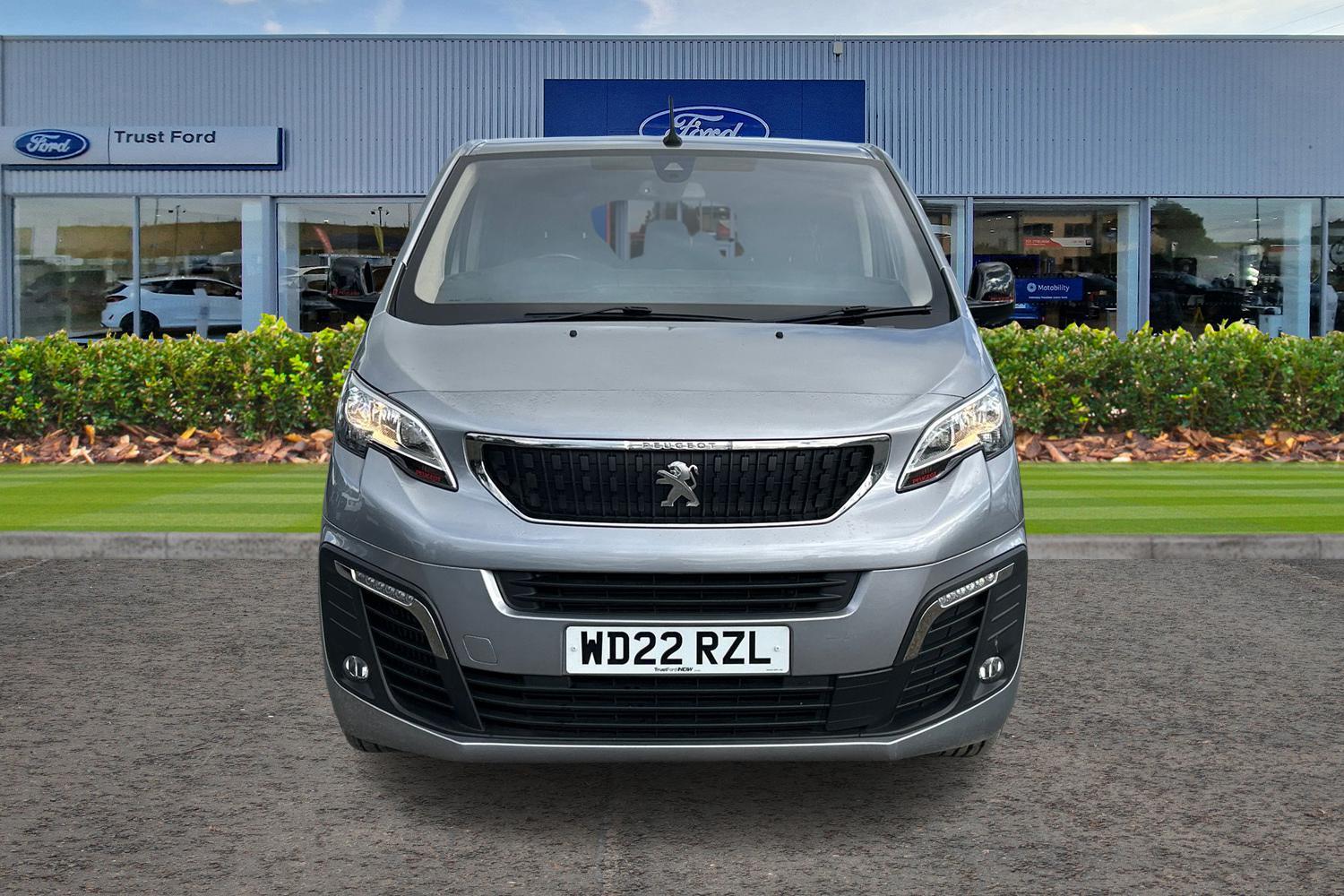 Peugeot TRAVELLER Photo 12