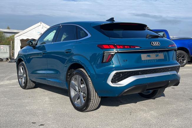 Audi  Q3 Sportback Photo 26
