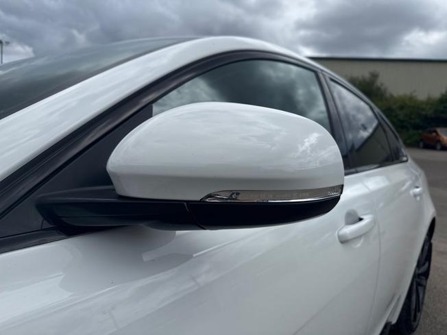 JAGUAR XF Photo 19
