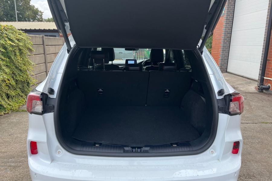 Ford KUGA Photo autoimg-9acc703977380e4c3d5a1622f94c31811a48fe70.jpg