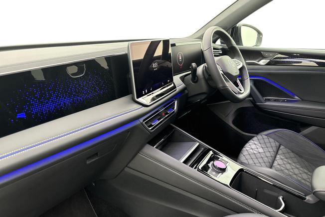 VOLKSWAGEN Tiguan Photo 2