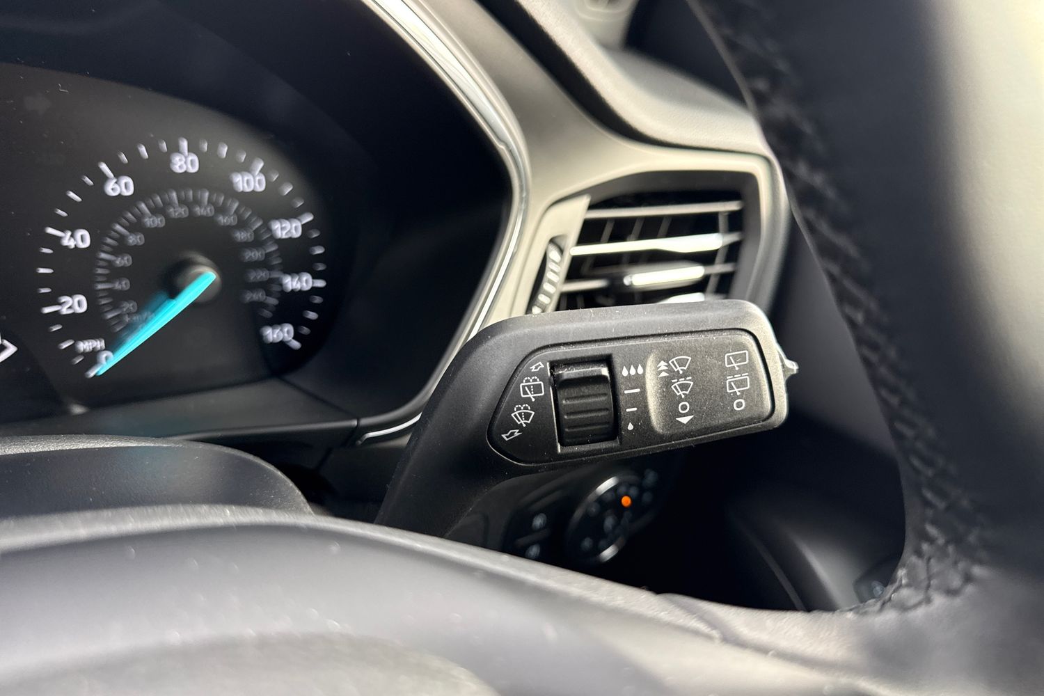 Ford FOCUS Photo 14