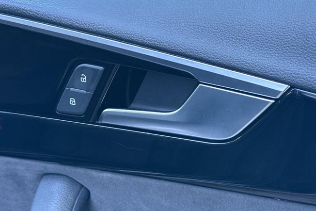AUDI A4 Photo 31