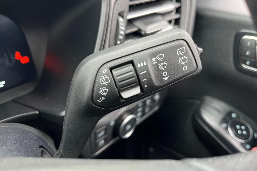 Ford KUGA Photo autoimg-9ad525db8e8bc1179c8219350872e0e967db1219.jpg
