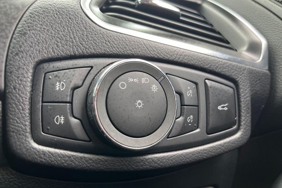 Ford Galaxy Photo autoimg-9ad857550cd3311d4a5e177bc6f95b96023efa44.jpg