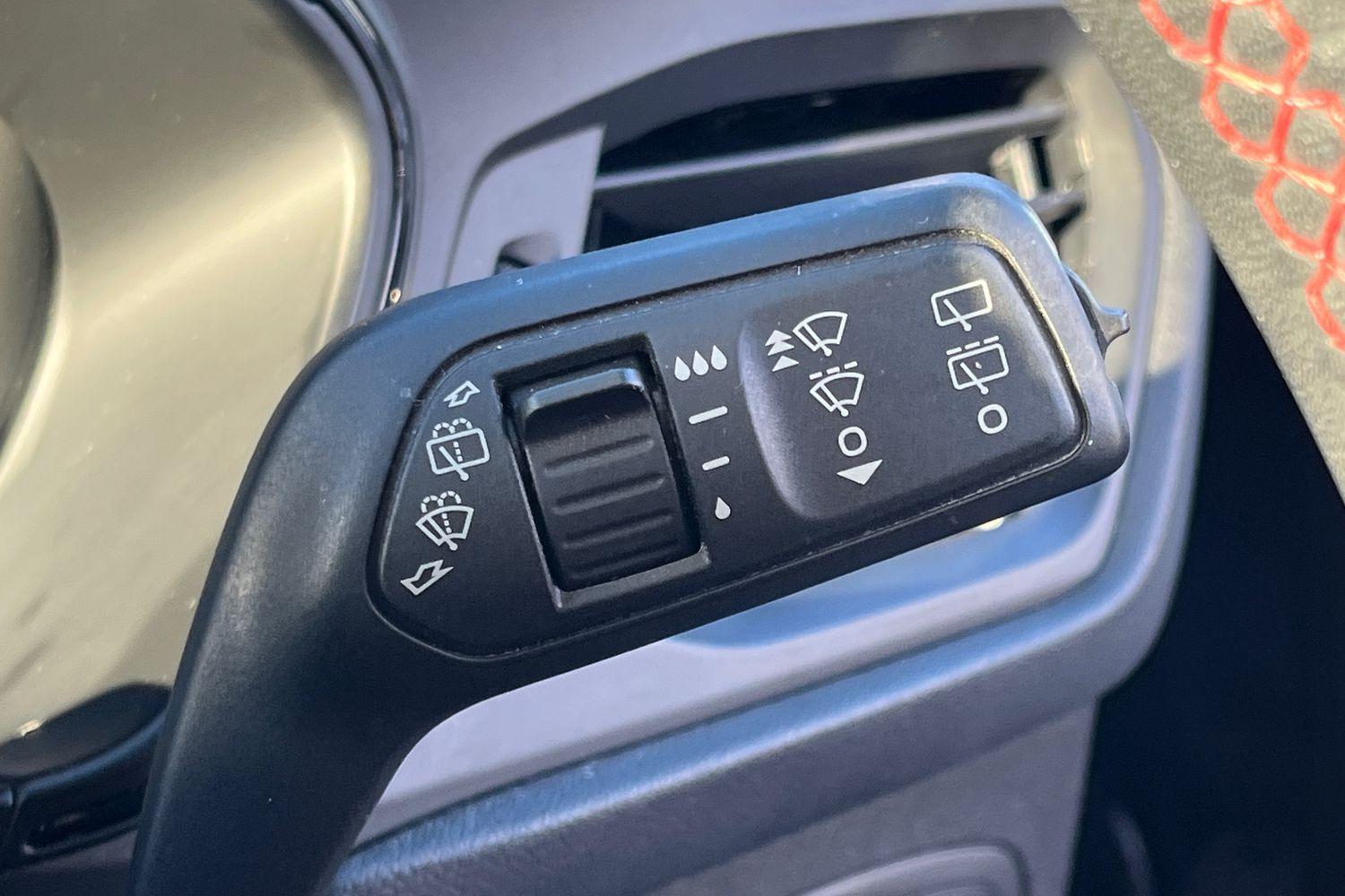 Ford FOCUS Photo 14