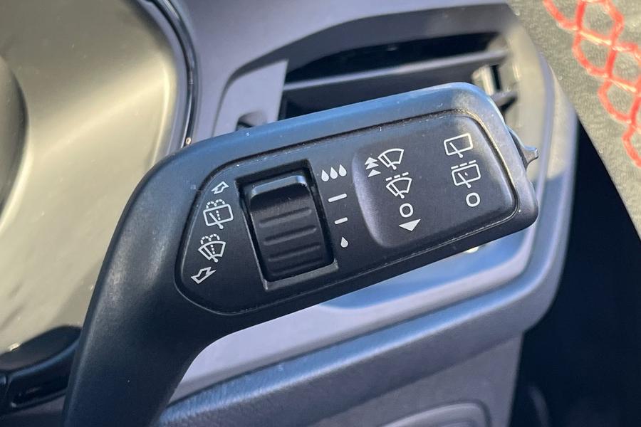Ford FOCUS Photo autoimg-9adb8f2ccf579830a6750bb1ee5c34c878d28508.jpg