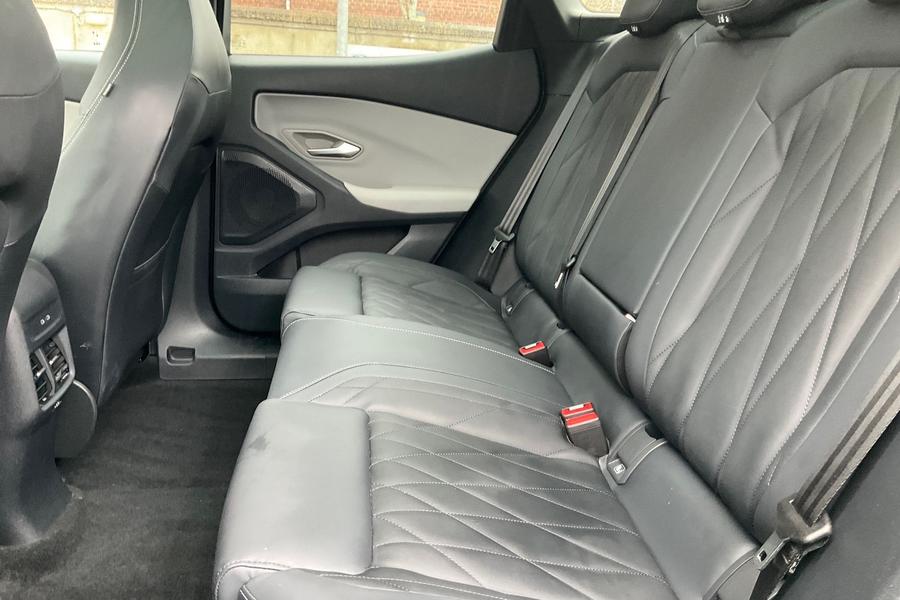 Ford Explorer Photo autoimg-9adcc8f32acf2986c8daa0b31cd3dad057714830.jpg