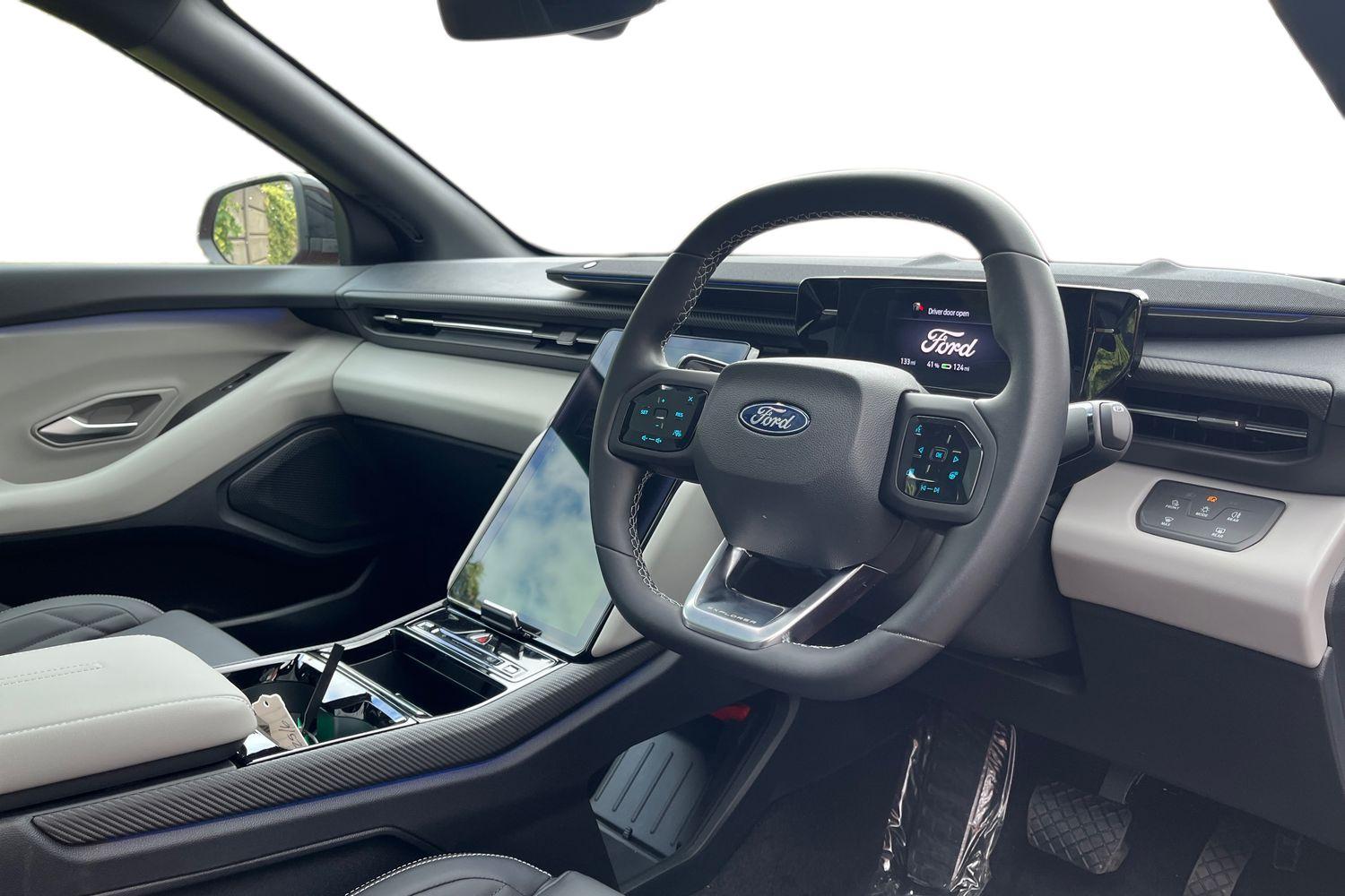 Ford EXPLORER Photo 8