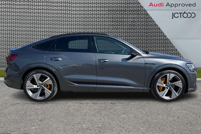 AUDI e-tron Photo 4