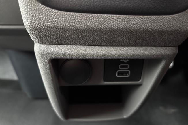 VOLKSWAGEN Transporter Photo 29