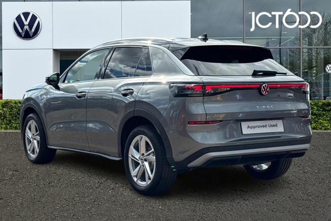 VOLKSWAGEN T-Roc Photo 3