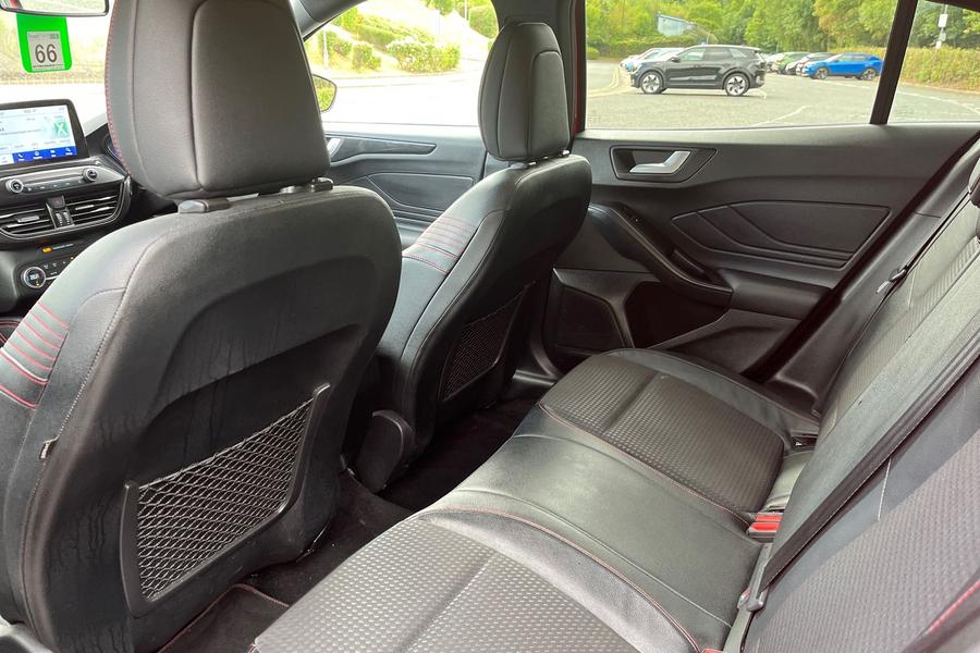Ford Focus Photo autoimg-9aee3291f5c68aaef556b42f474558f50abf3711.jpg
