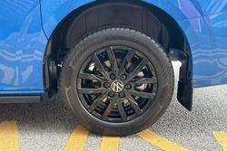 VOLKSWAGEN Transporter Kombi Photo 5