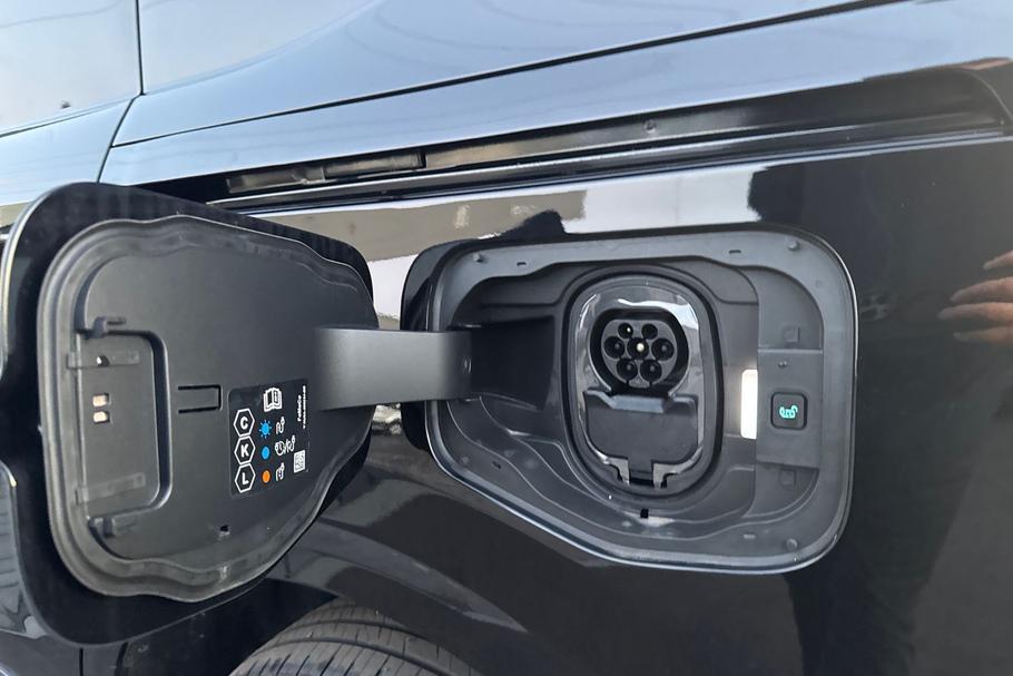 Used Ford E-TRANSIT COURIER 7