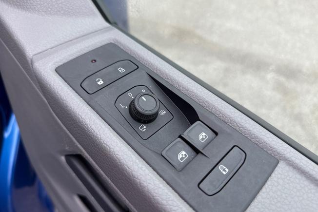 VOLKSWAGEN Transporter Photo 31
