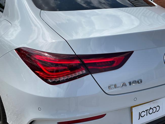MERCEDES-BENZ CLA Photo 18