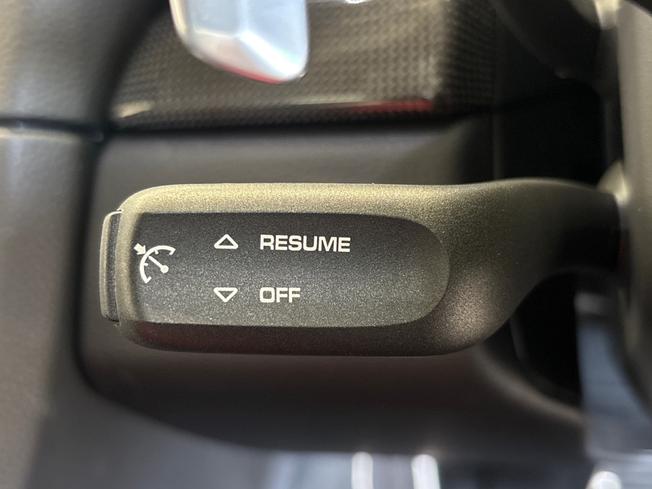 PORSCHE 718 Cayman Photo 35