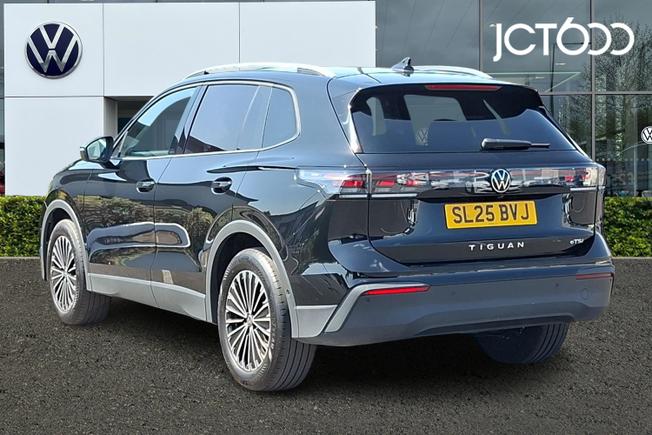 VOLKSWAGEN Tiguan Photo 3
