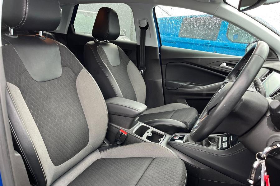 Vauxhall GRANDLAND X Photo autoimg-9af5dea776f9834fc8211d58cc7c60e881460f80.jpg