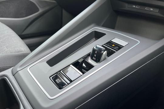 Volkswagen Golf Photo autoimg-9af77dfffa8ce0effd369d8a2b04f35c3b8c066c.jpg