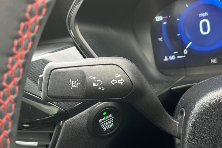 Ford Kuga Photo autoimg-9af92033fdf15b2b147250f444895d73838fc09a.jpg