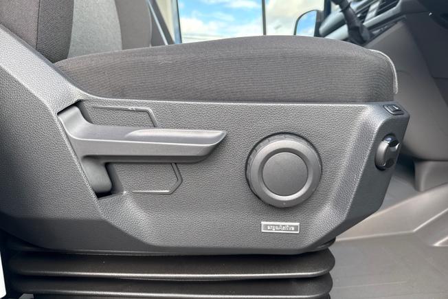 VOLKSWAGEN Crafter Photo 37