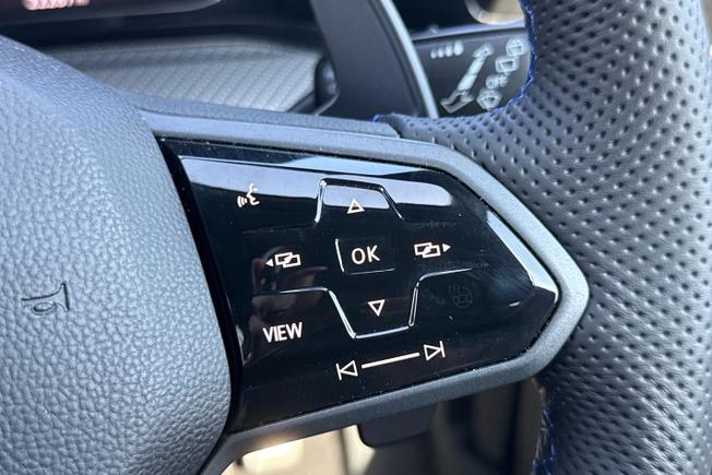 VOLKSWAGEN Golf Photo 17