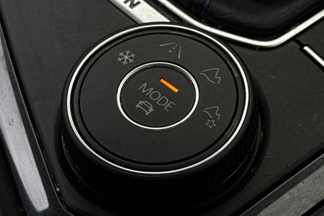 VOLKSWAGEN Tiguan Photo 25