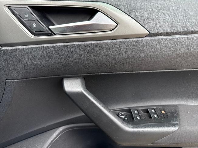 VOLKSWAGEN Polo Photo 27