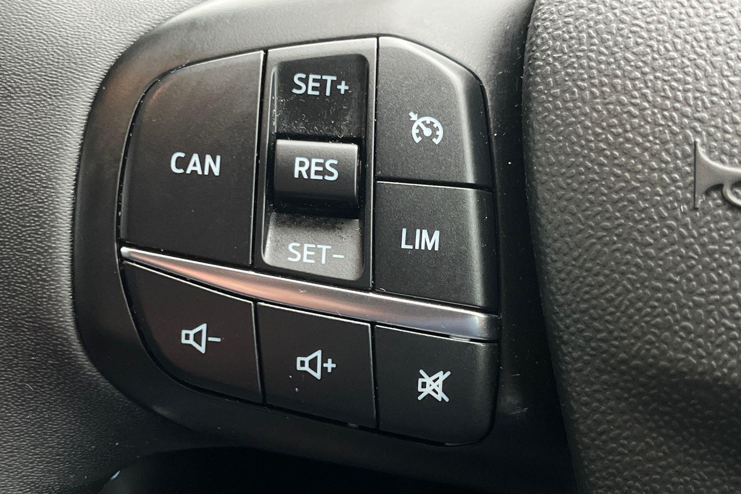 Ford FIESTA Photo 24