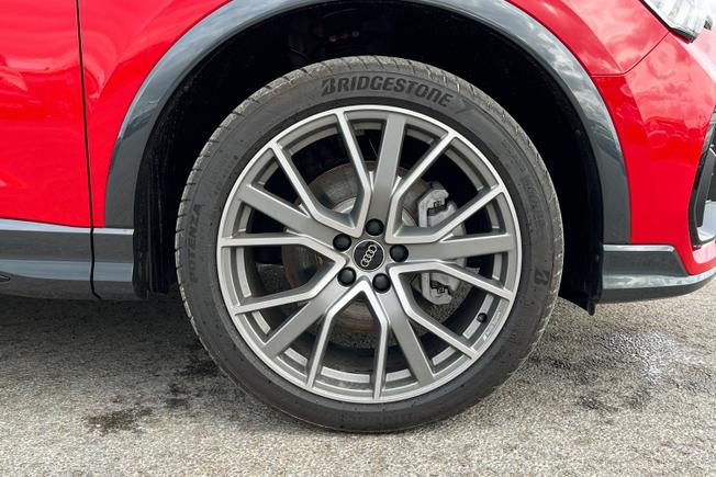 AUDI Q3 Photo 5