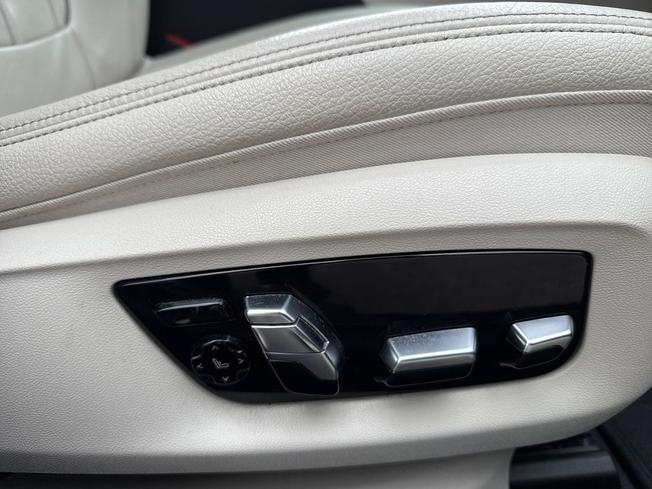 BMW 5 Series Photo 29