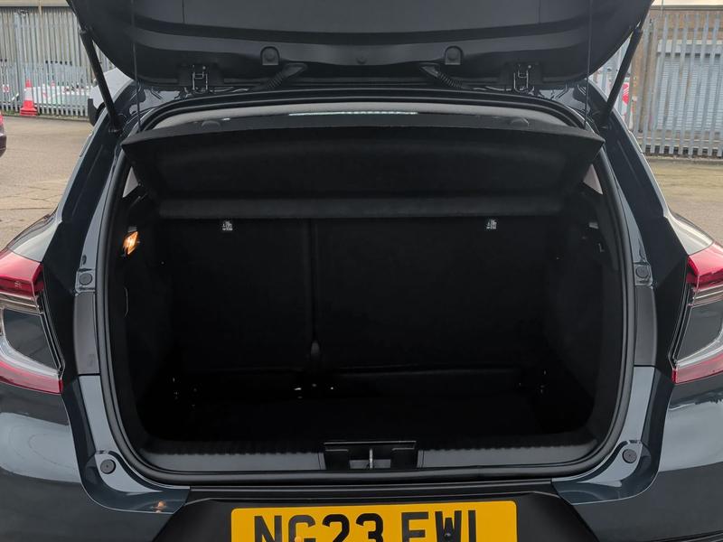 Used Renault Captur NG23FWL 18