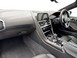 BMW 8 Series Photo 2