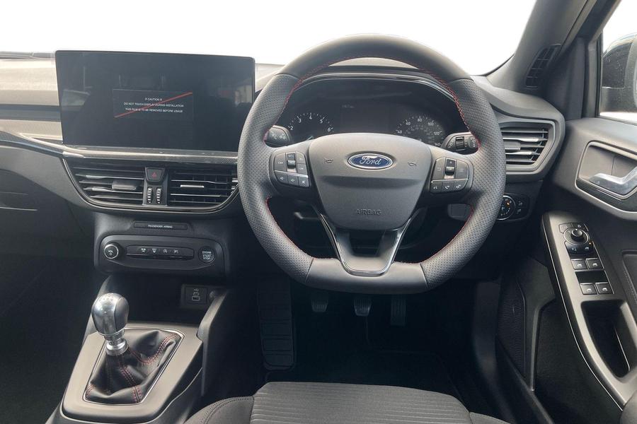 Ford FOCUS Photo autoimg-9b0fc338fe0be2b6ccf2287e14d9619eb5941433.jpg