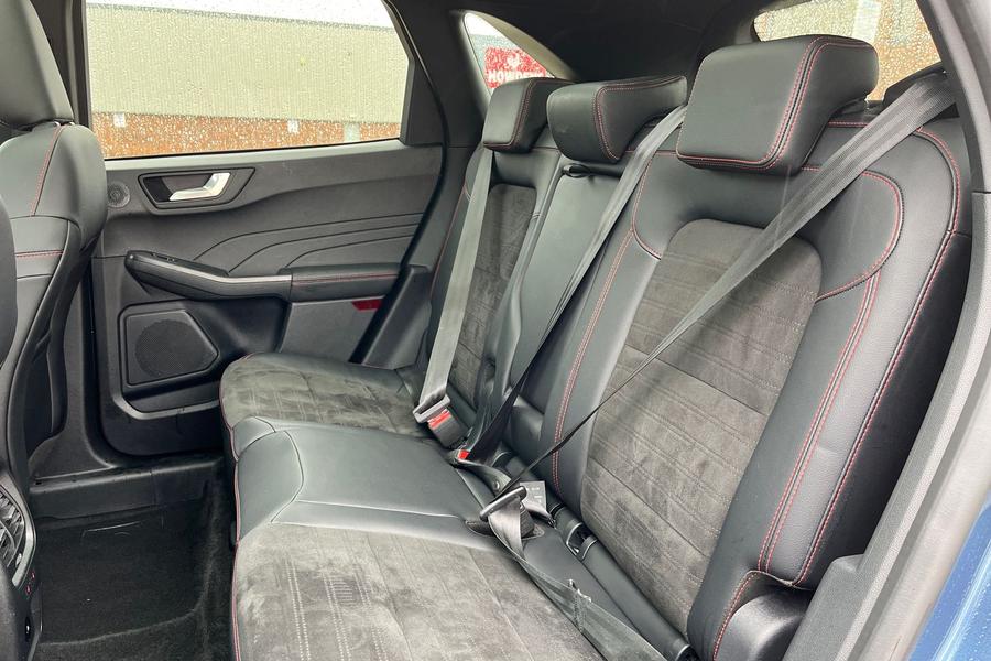 Ford Kuga Photo autoimg-9b11baf42bf59358f26969e05a4f3244ba9c3ef1.jpg