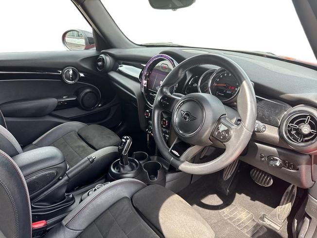 MINI Hatch Photo 6
