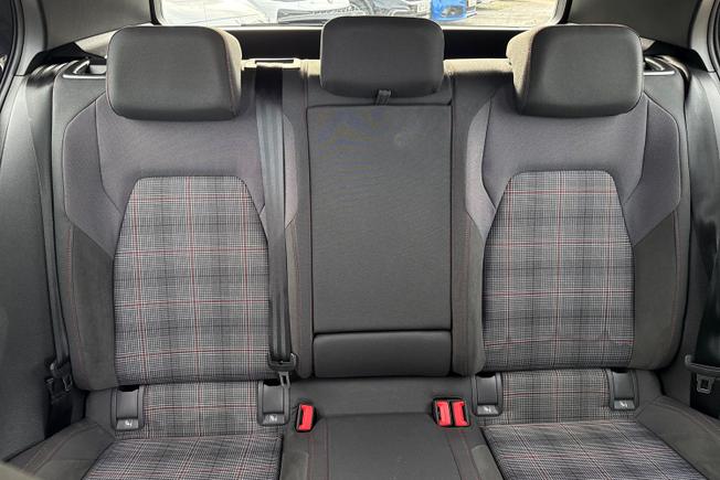 VOLKSWAGEN Golf Photo 29