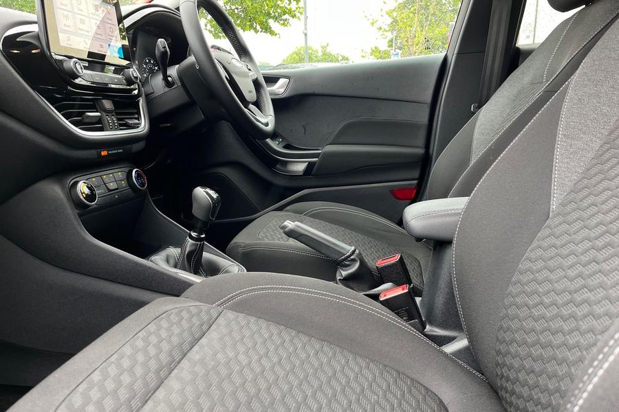 Ford FIESTA Photo autoimg-9b15bf848c35d6280f224aea608403c34c245638.jpg
