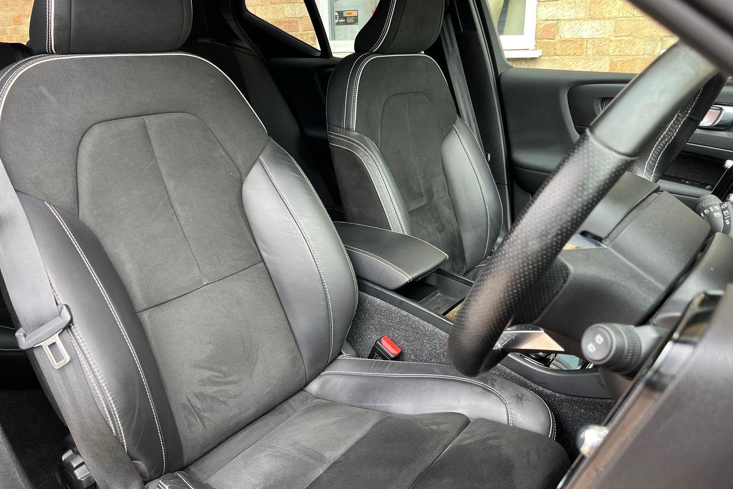 Volvo XC40 Photo 16