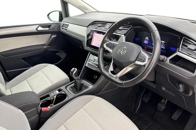 VOLKSWAGEN Touran Photo 6