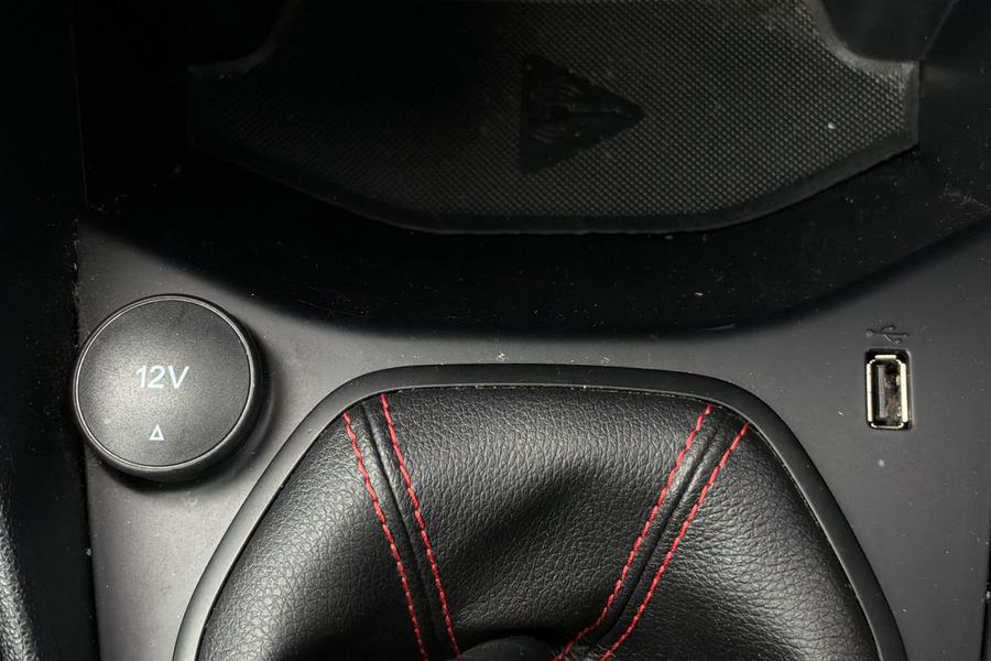 Ford FIESTA Photo autoimg-9b1b6c859b87e0543bcdc5f58b8414092a5567e4.jpg